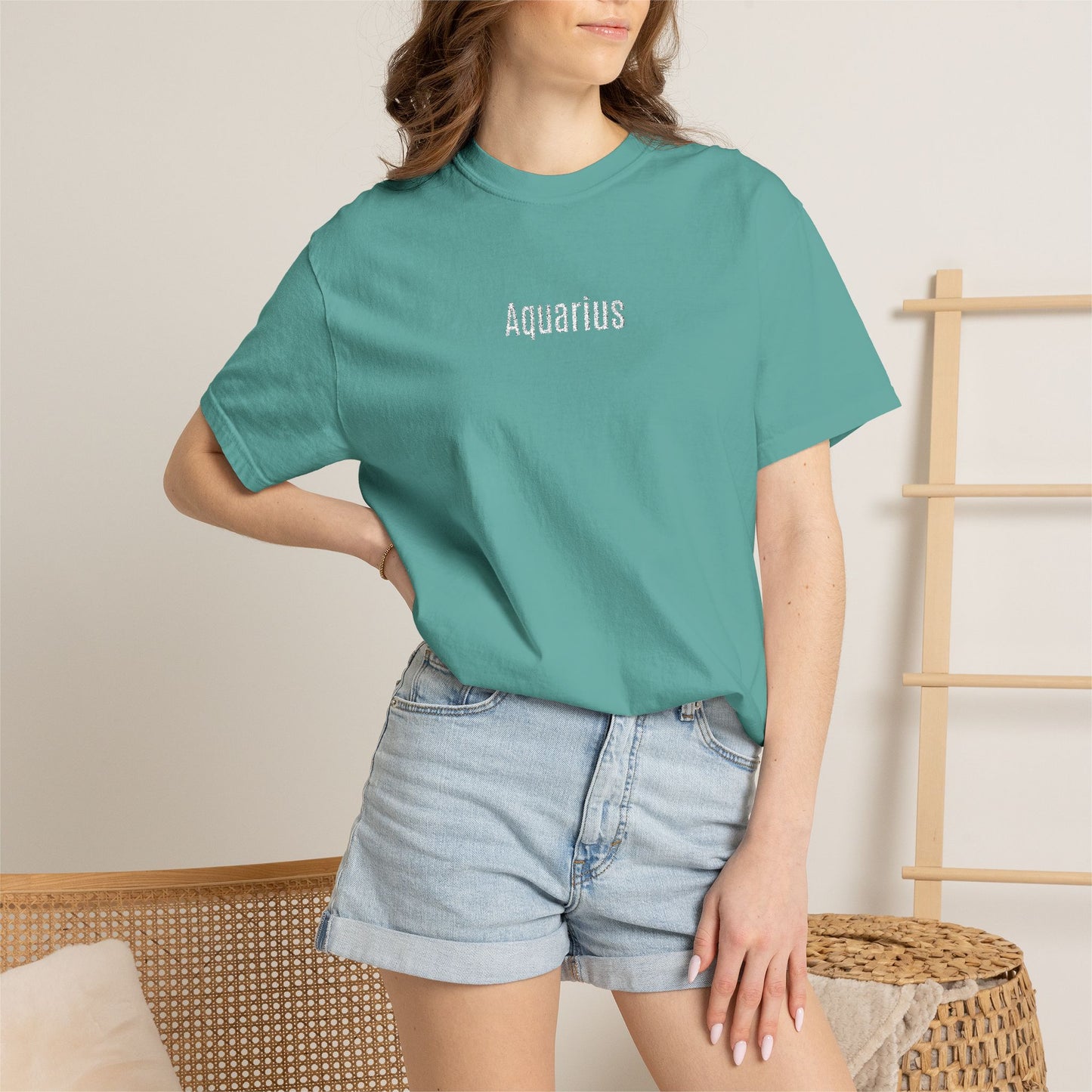 Aquarius Embroidered' Graphic T-Shirt