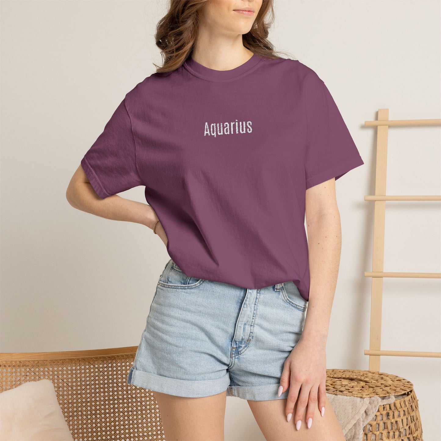 Aquarius Embroidered' Graphic T-Shirt