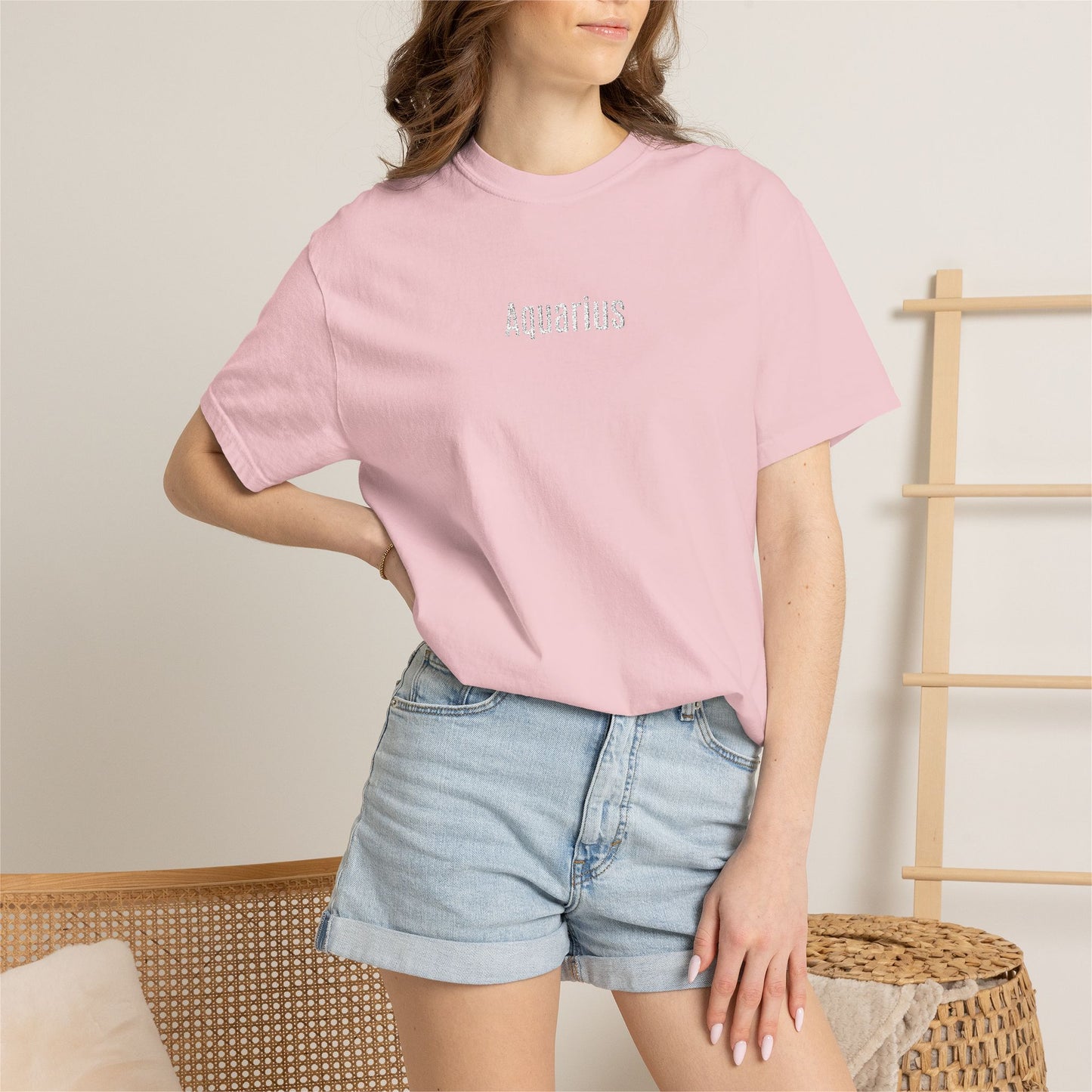Aquarius Embroidered' Graphic T-Shirt